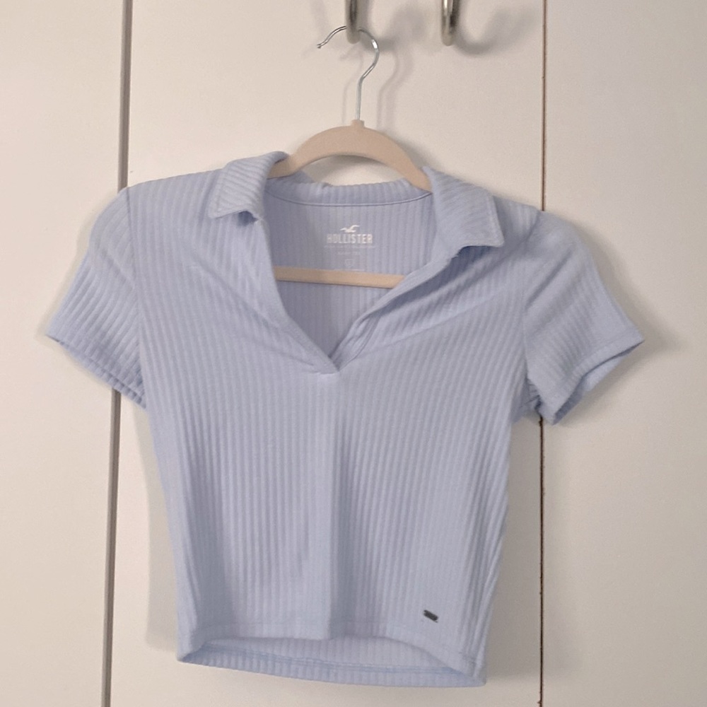 Hollister Crop Tee, EUC, Size Small